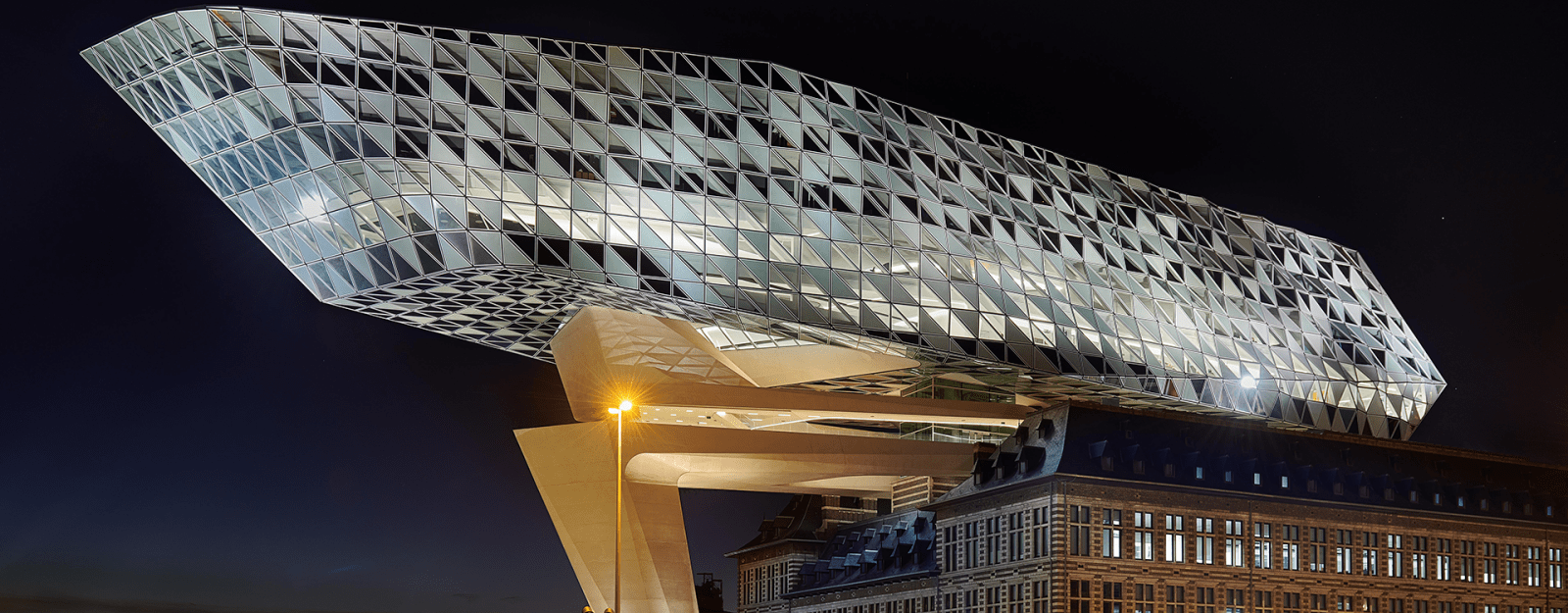 Porthouse Antwerp Zada Hadid (Groven+)