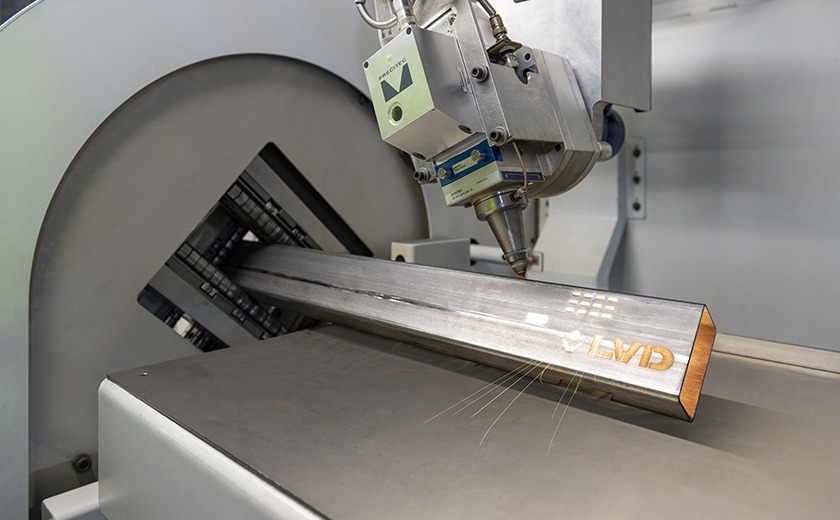 Laser tube cutting machine advanced cutting head