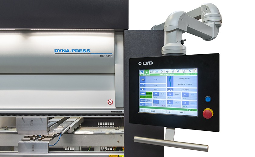 Dyna Press electric press brake touchscreen