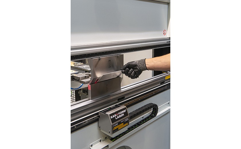Dyna Press electric press brake