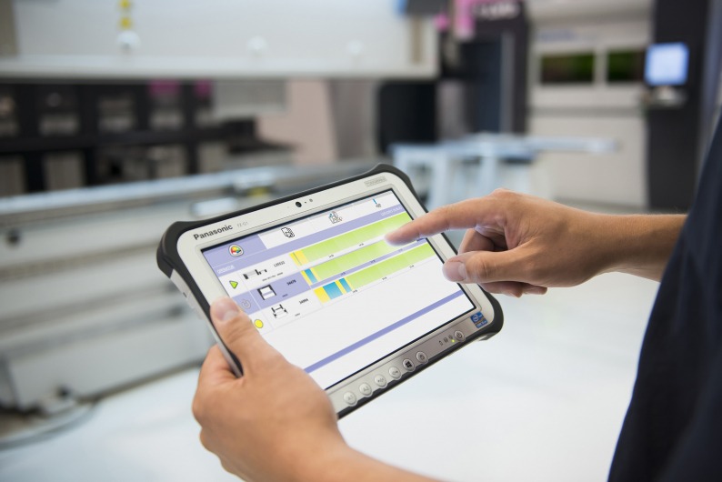 Touch i4 industrial tablet collecting data