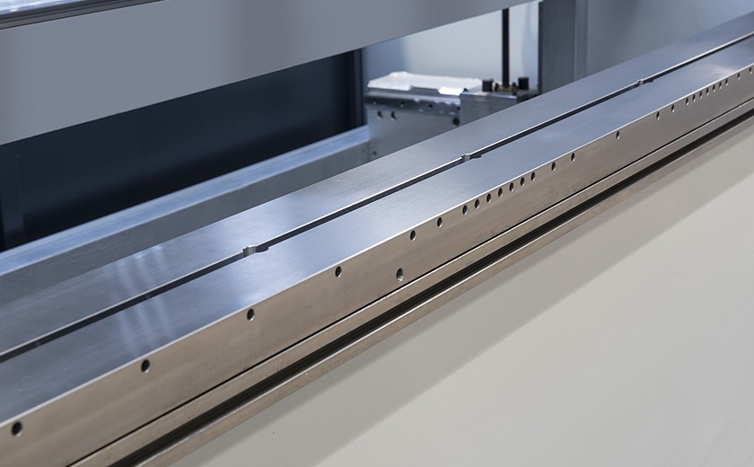 PPED stand alone press brake for precision bending