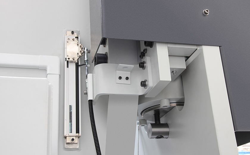 PPED stand alone press brake for precision bending linear encoder