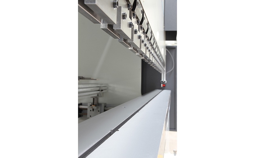 PPED stand alone press brake for precision bending