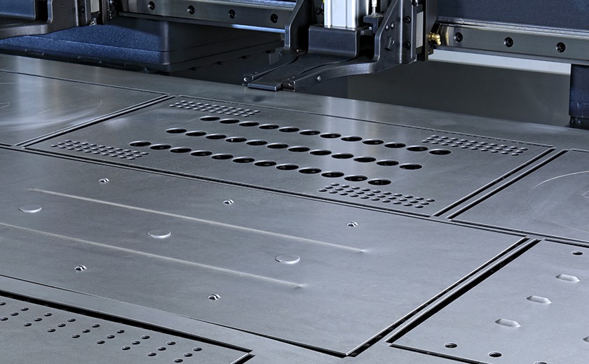 LVD Strippit VL Punch laser table