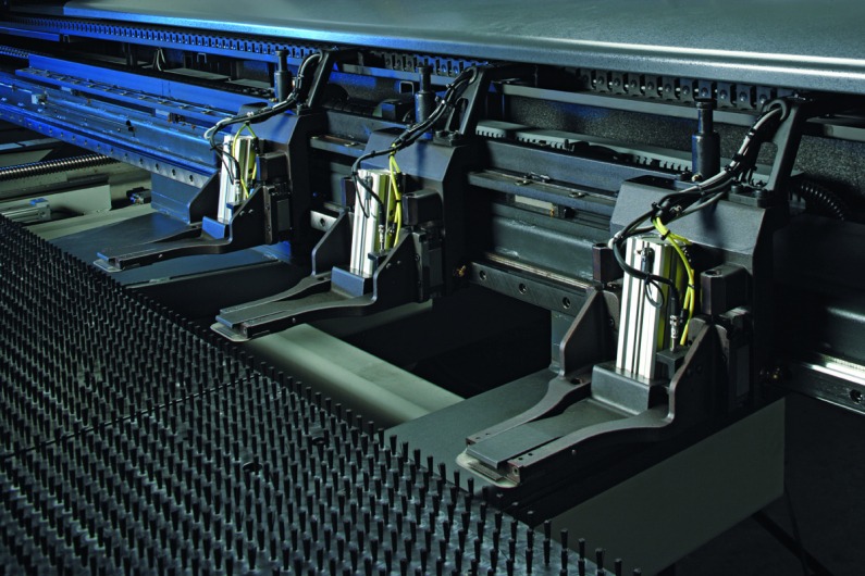 LVD Strippit ST-VT with smart work clamps