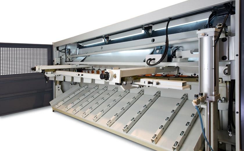 LVD CS shearing machine 