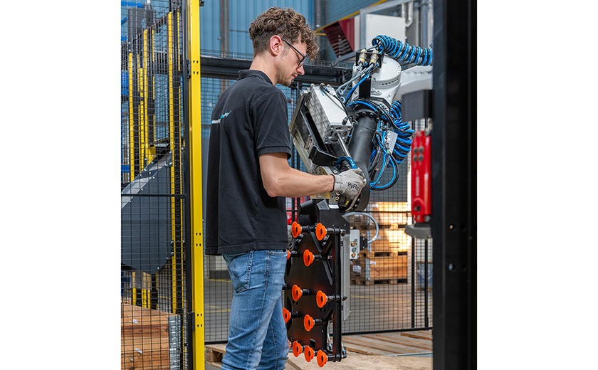 LVD Easy-Cell robotic bending cell