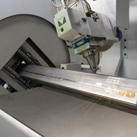Laser tube cutting machine advanced cutting head